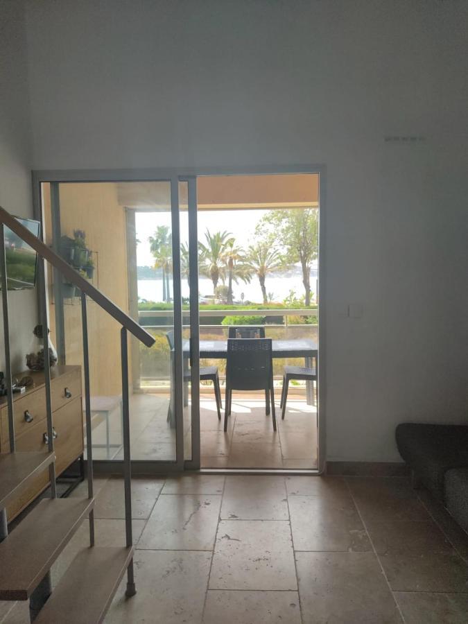 C'est La Vie Apartment